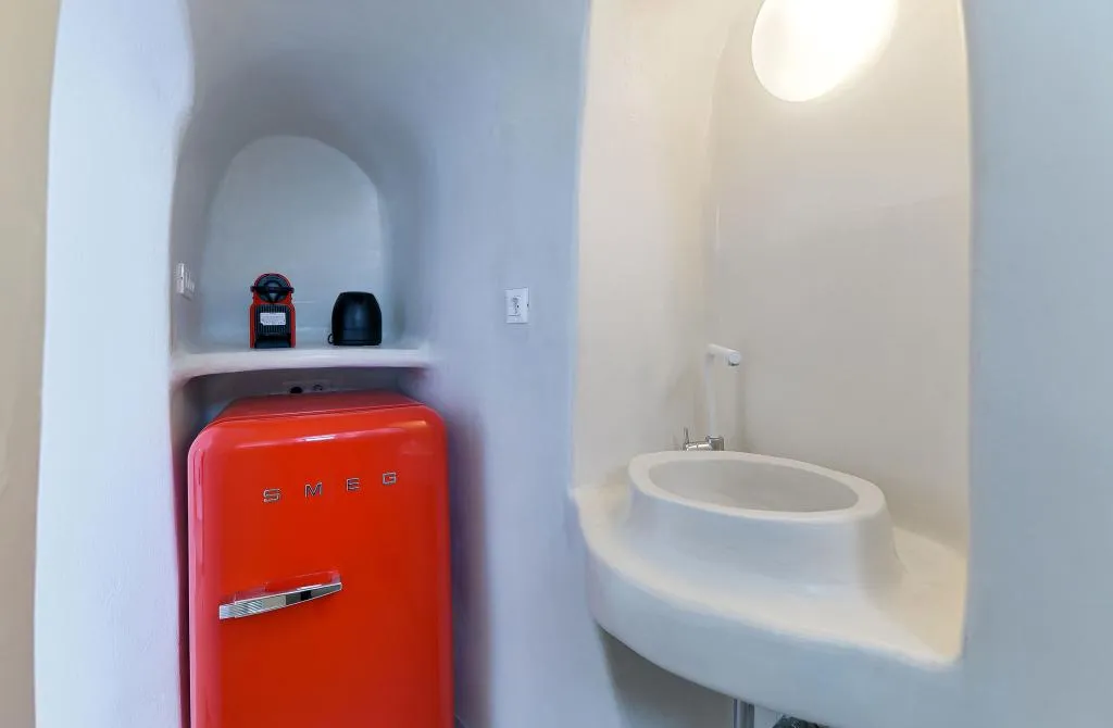 QUADRUPLE WITH JACUZZI Room, Trieris Villas & Suites, Santorini