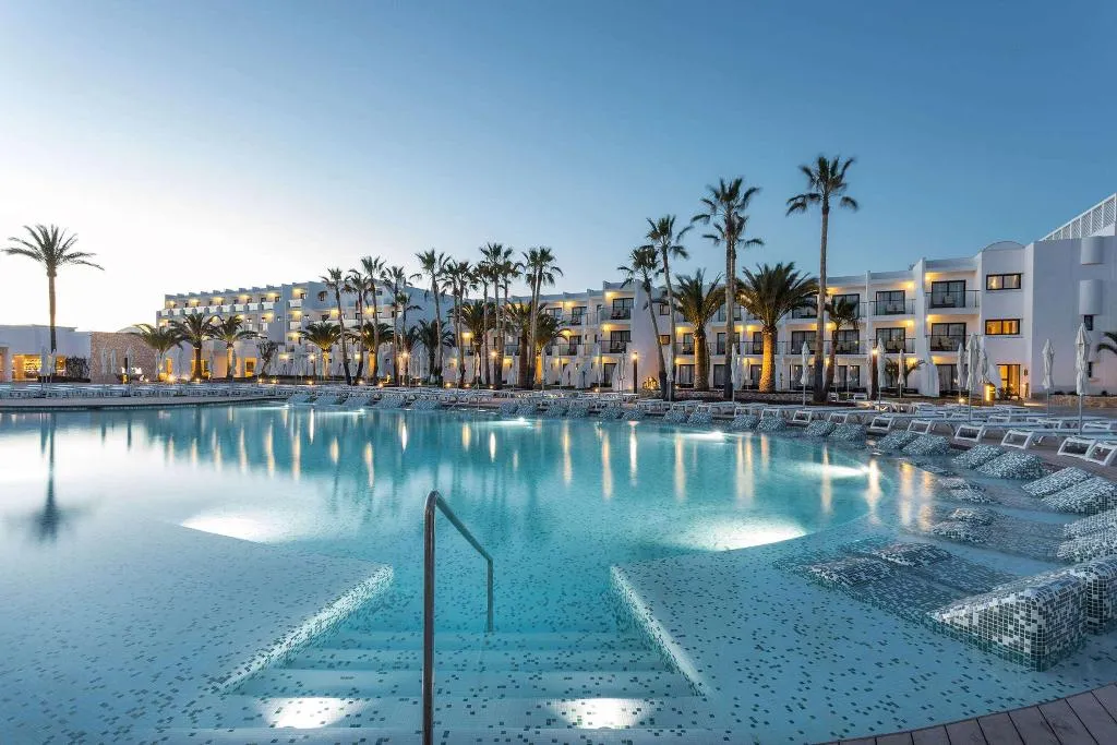 Pool, Grand Palladium White Island Resort & Spa, Ibiza