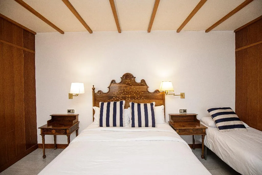 APARTMENT FOUR BEDROOMS Room, Hotel Casa Mas, Costa Brava