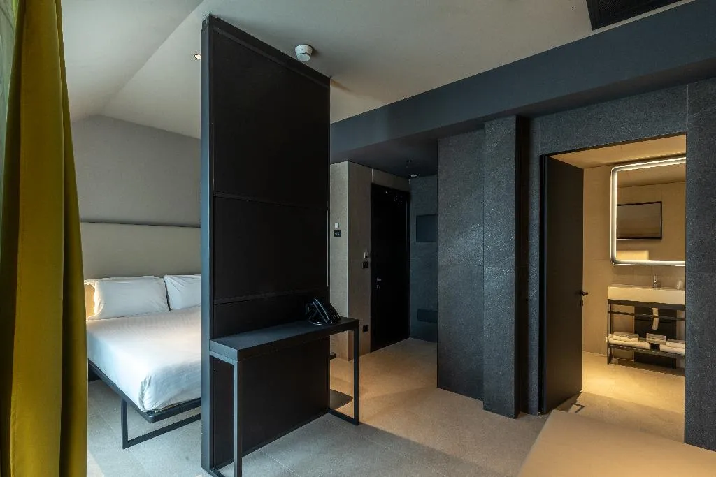 DOUBLE WITH BALCONY WITH VIEWS Room, Scarlatti Hotel Milano, Milan