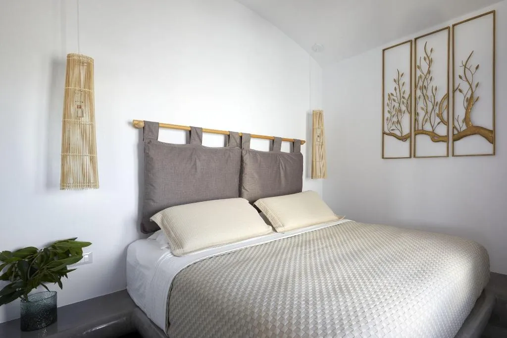 Room, Oia Suites, Santorini