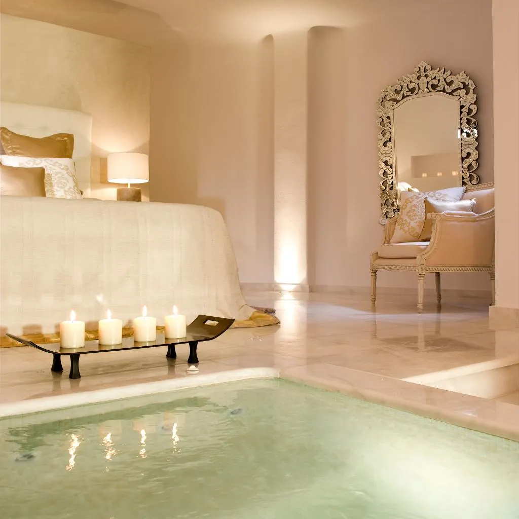 SUITE GRAND Room, Gold Suites, Santorini