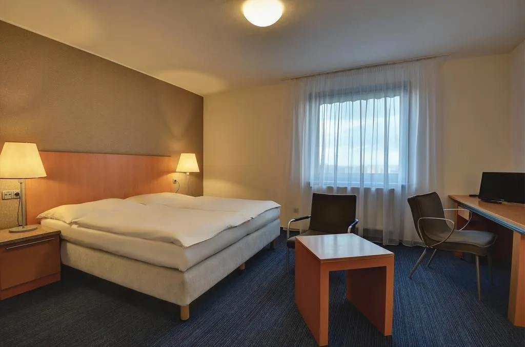 SINGLE STANDARD Room, Henrietta Hotel, Prague