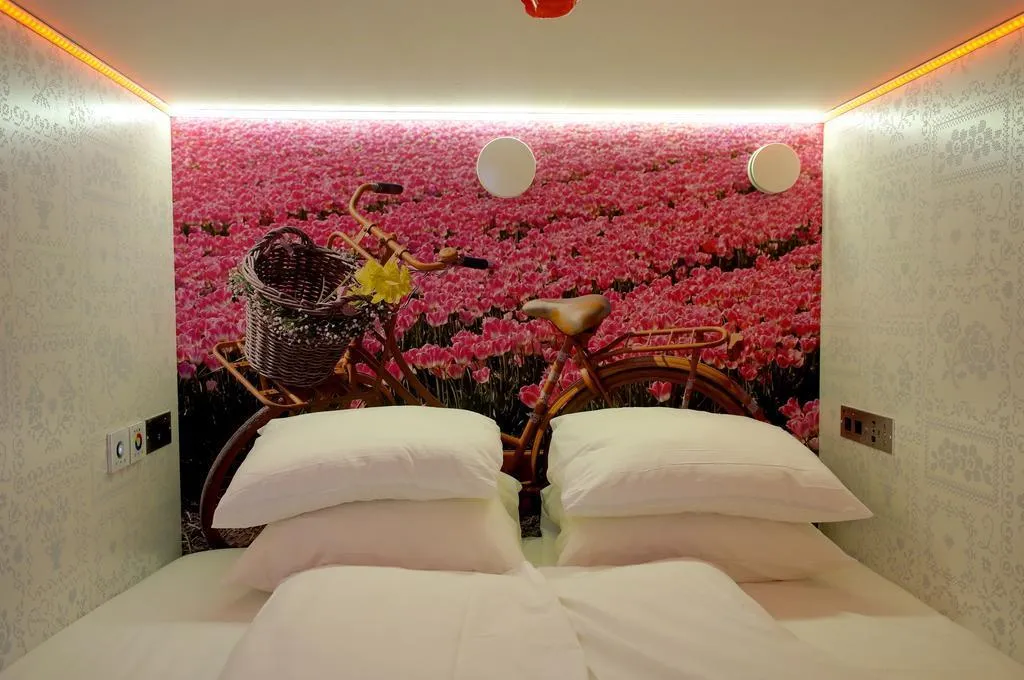 General view, De Bedstee Boutique Capsule Hotel, Amsterdam