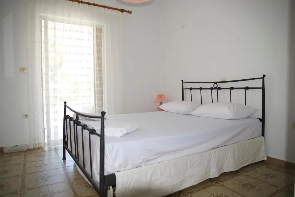APARTMENT ECONOMY Room, Kavos Central, Corfu