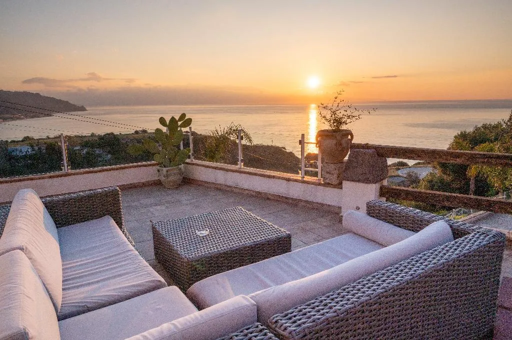 APARTMENT CAPACITY 2 Room, Villa Zagara Garden, Taormina