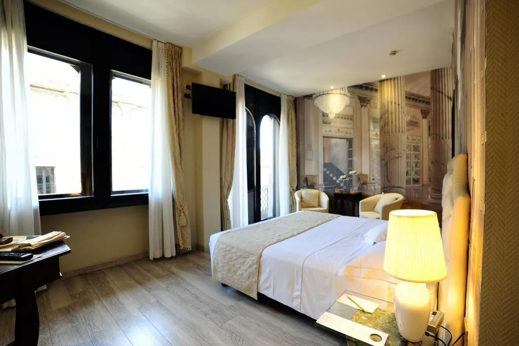 TWIN EXECUTIVE Room, Pierre Milano Hotel, Milan