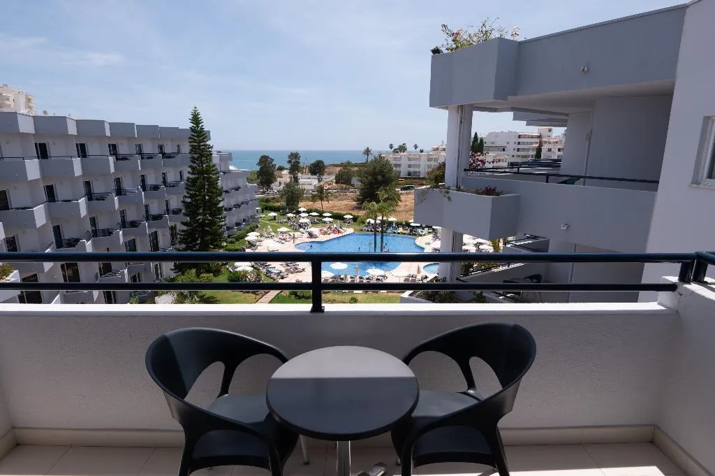 TWIN POOL VIEW Room, Vila Gale Nautico, Algarve