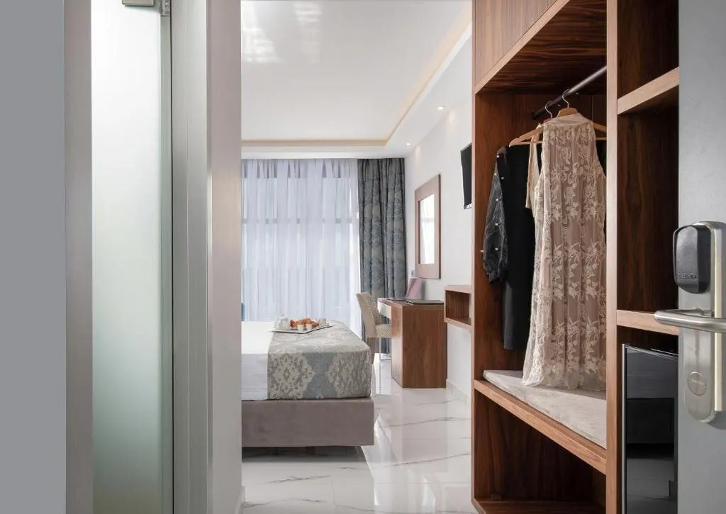 Room, 4- You Boutique, Thessaloniki