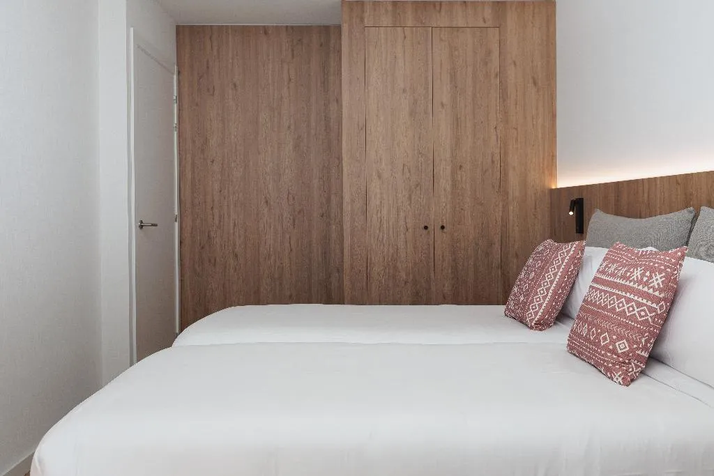 APARTMENT TWO BEDROOMS Room, Tembo Barcelona, Barcelona