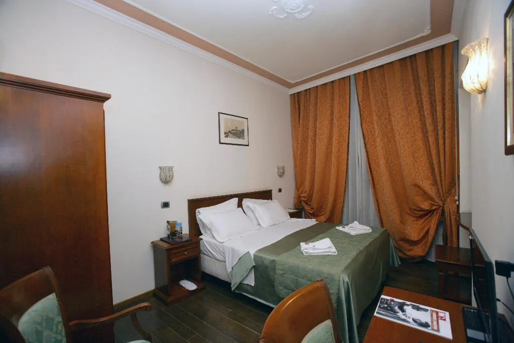DOUBLE SINGLE USE SUPERIOR Room, Domus Florentiae Hotel, Florence