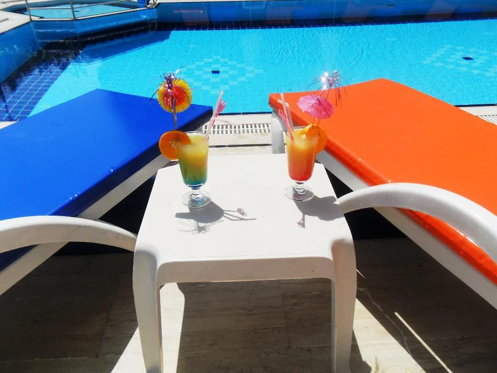 Room, Liman Apart, Dalaman