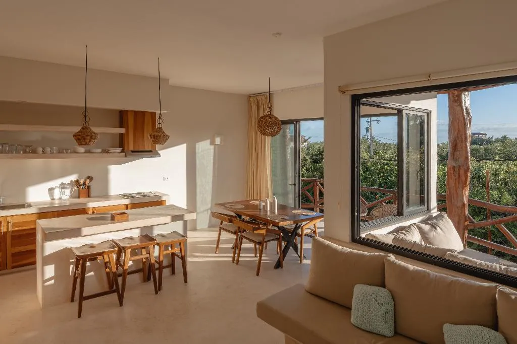 JUNIOR SUITE WITH VIEWS Room, Casa Astral Hotel Boutique and Apartments, Cancun Area