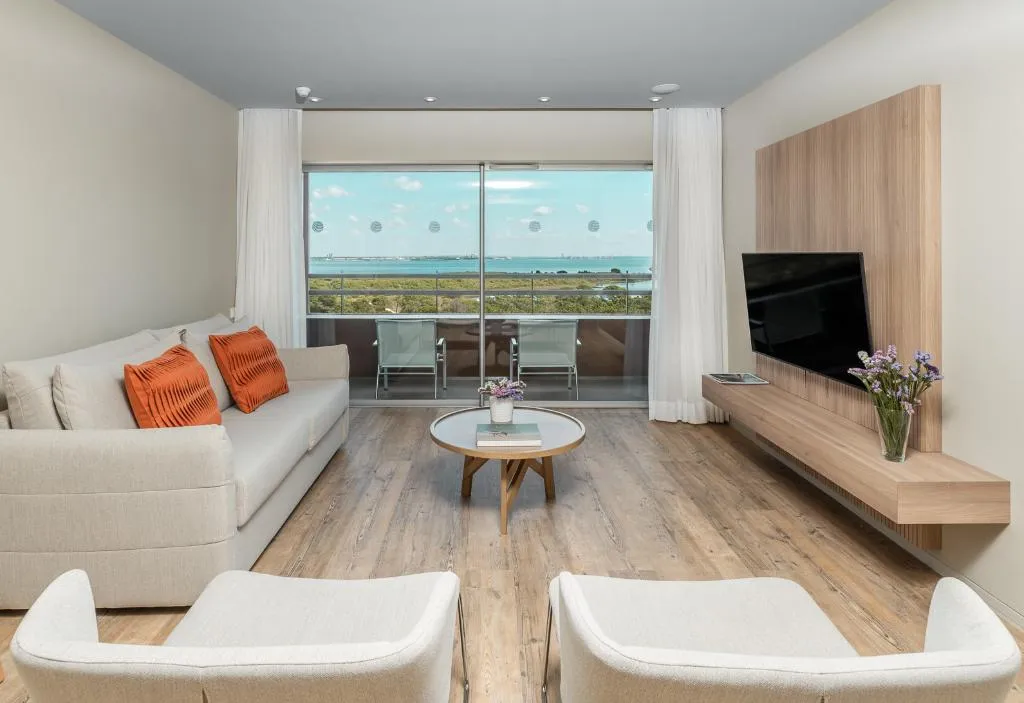 APARTMENT PREMIUM TWO BEDROOMS Room, The Pearl Troia, Lisbon