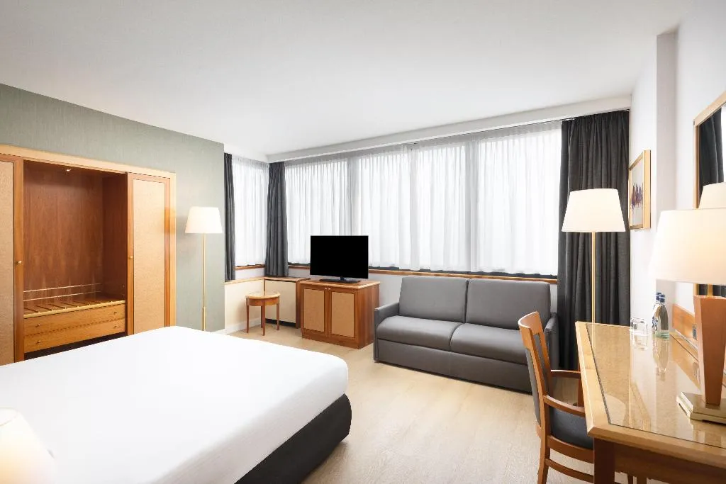 DOUBLE PREMIUM Room, Crowne Plaza Milan Linate, Milan