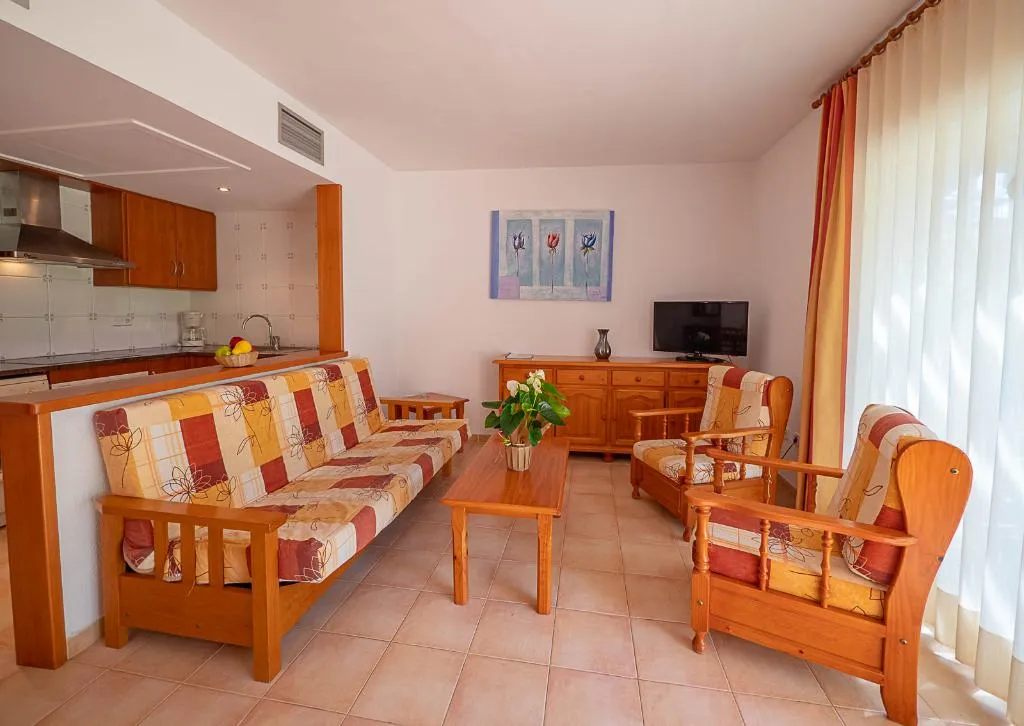 VILLA THREE BEDROOMS Room, Golf Beach, Costa Brava