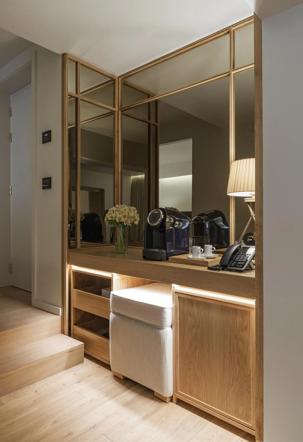 SUITE KING BED ONE BEDROOM  Room, Vignette Collection  Casa da Companhia, Porto