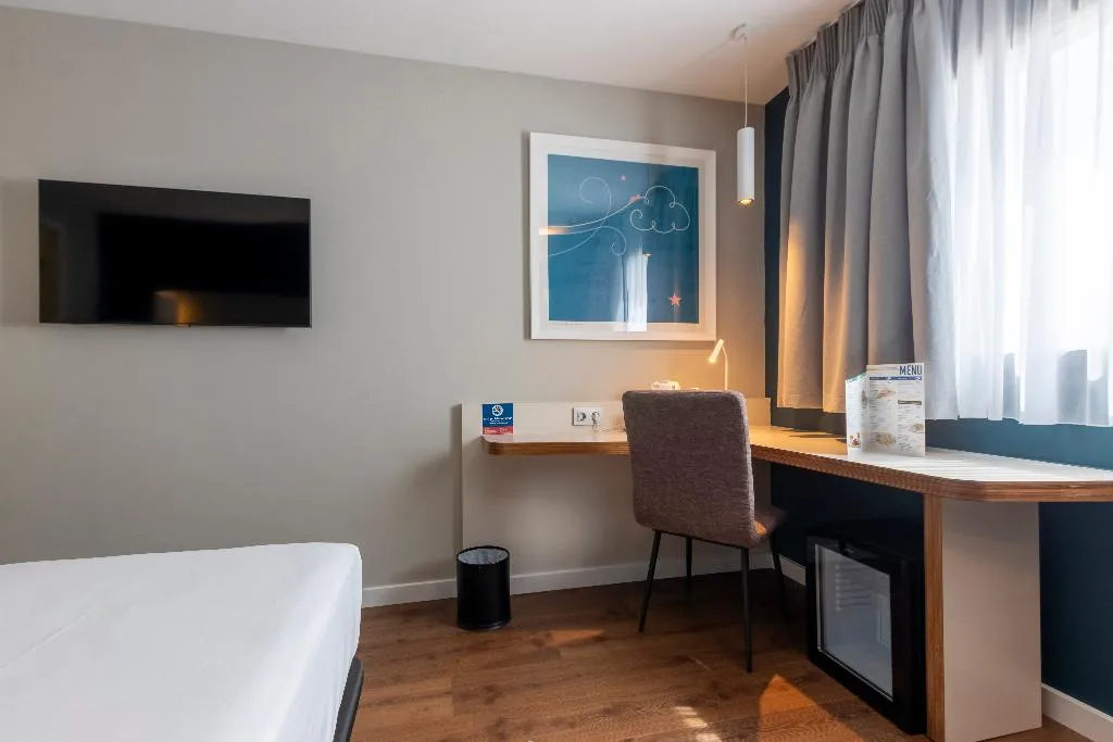 DOUBLE Accessible Room, Travelodge Malaga Aeropuerto, Costa Del Sol
