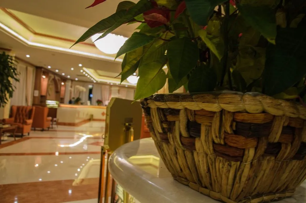 Lobby, Palace Hotel Legnano, Milan