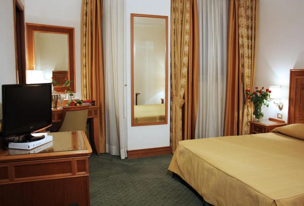 TWIN CLASSIC Room, Sunrise, Rome