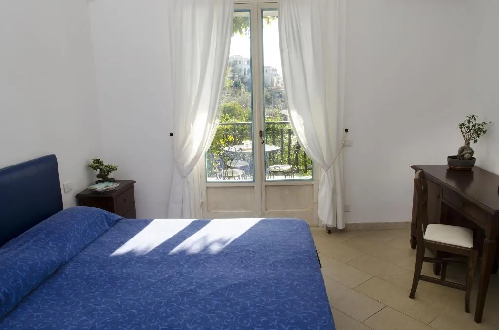 DOUBLE STANDARD Room, Il Pertuso, Naples