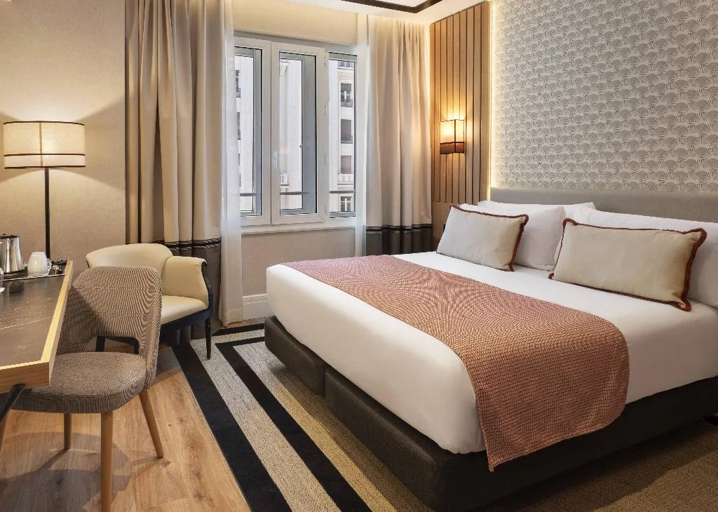 Double or Twin CITY VIEW Room, Catalonia Plaza España Hotel & Spa, Madrid
