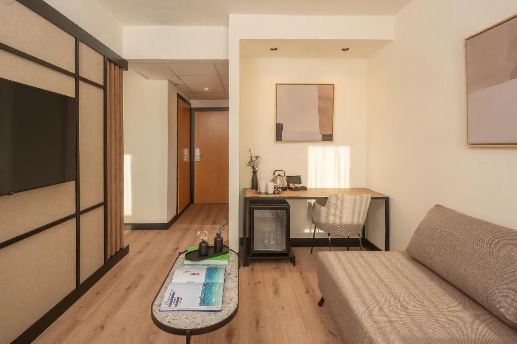 JUNIOR SUITE PREMIUM Room, Madrid Airport Suites Affiliated By Melia, Madrid