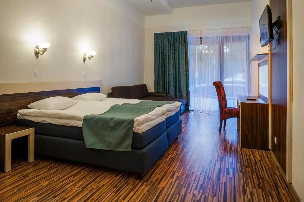 TRIPLE PARK VIEW Room, Pirita Beach Apartments & Spa, Tallinn