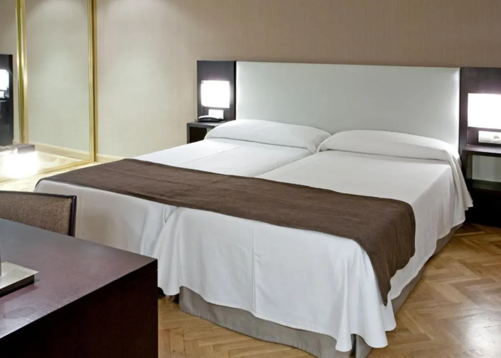 Room, Hostal Carlos III, Madrid