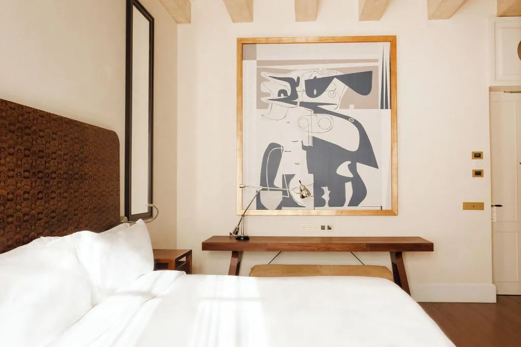 DOUBLE KING SIZE BED Room, Do: Placa Reial, Barcelona