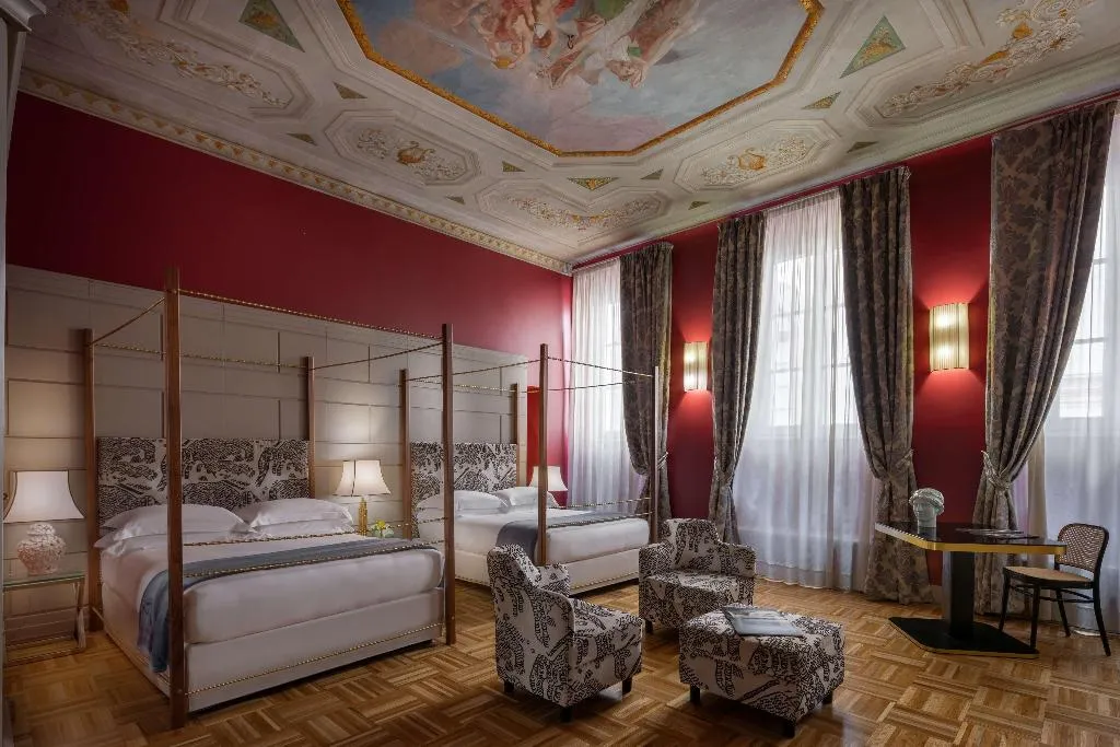 Room, Hotel Number Nine, Florence