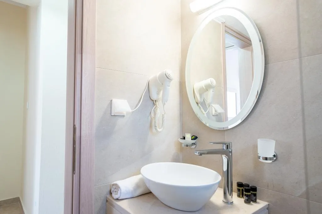 QUADRUPLE STANDARD Room, Milonas House Apartments, Halkidiki