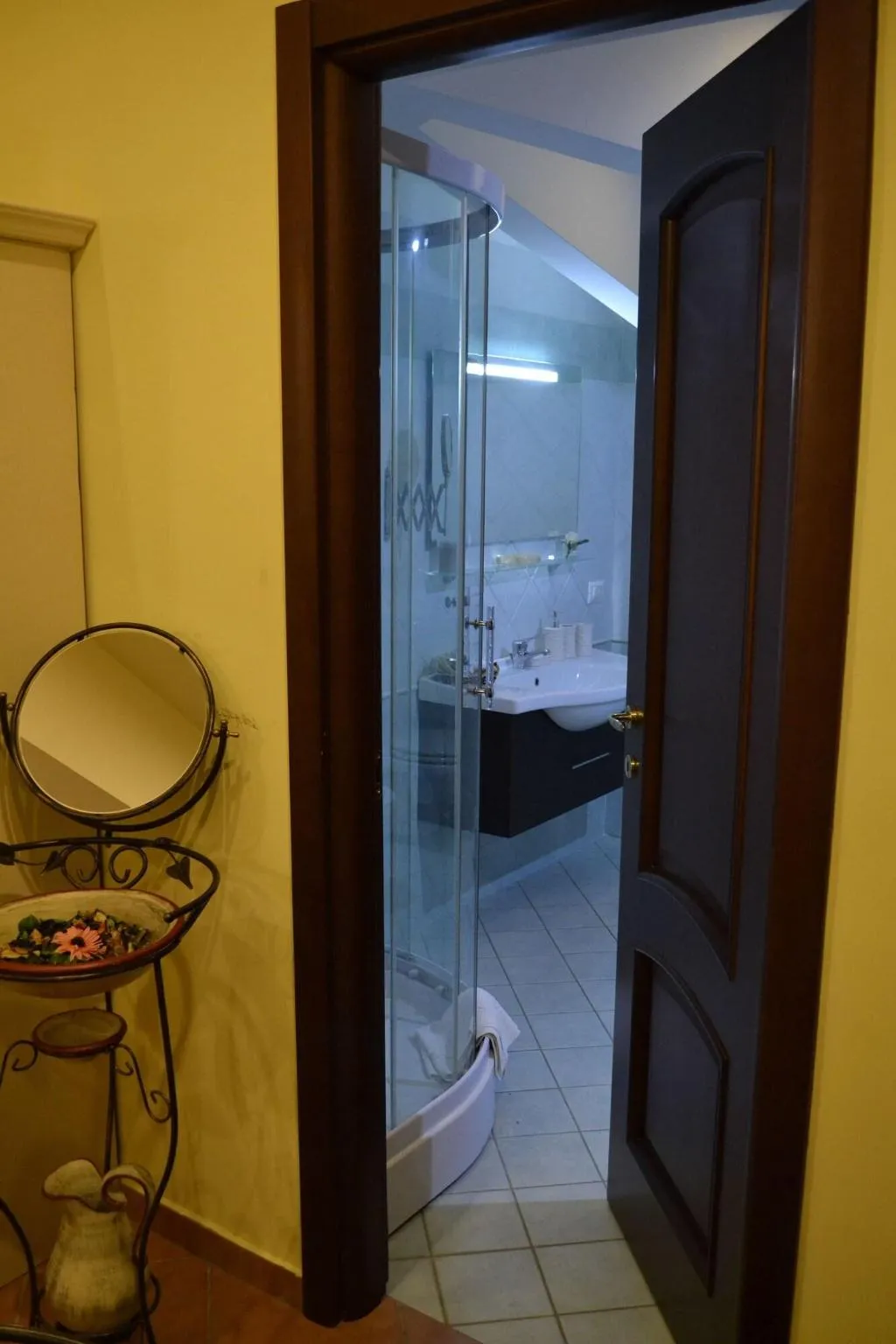 Room, La Gemma, Naples