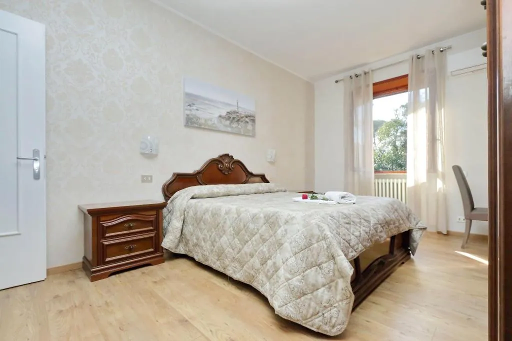 Room, Antico Platano, Rome