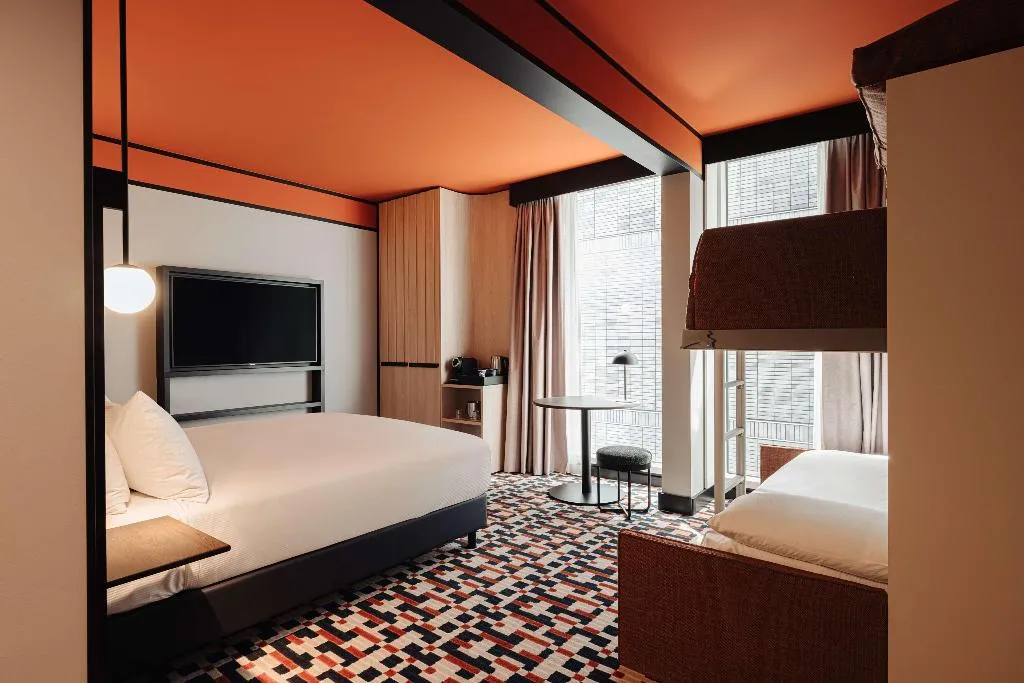 FAMILY ROOM STANDARD Room, DoubleTree by Hilton Amsterdam Centraal Station, Amsterdam