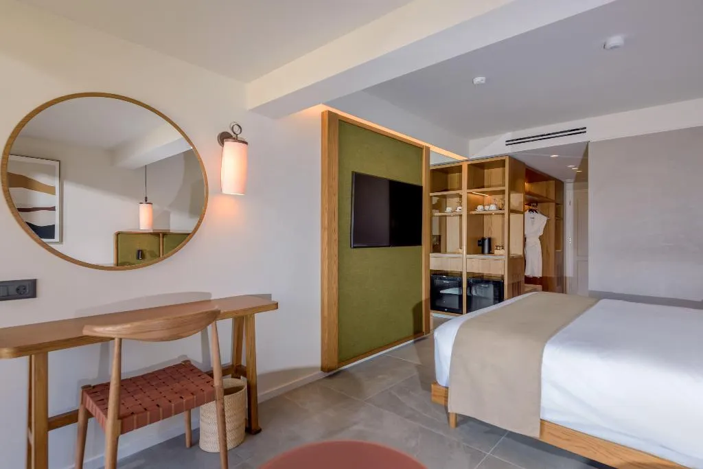 JUNIOR SUITE GARDEN VIEW Room, Blue Sea Beach Affiliated by Melia, Crete