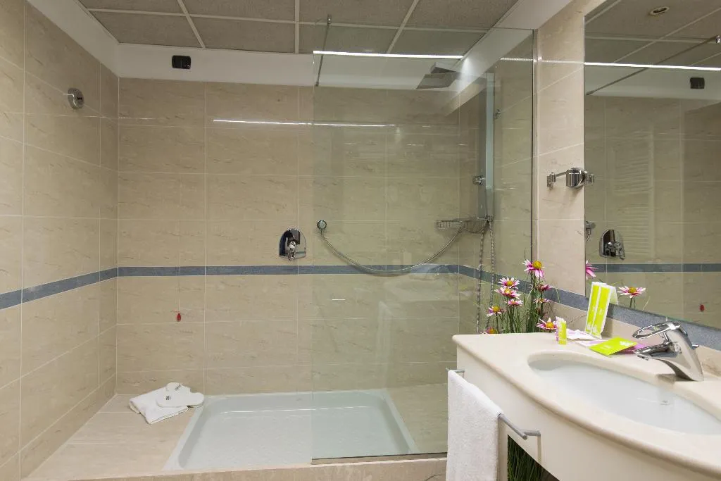 TRIPLE STANDARD Room, As Hotel Cambiago, Milan