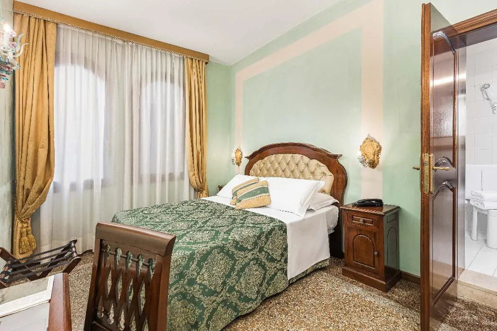 Double or Twin SUPERIOR Room, Marconi, Venice