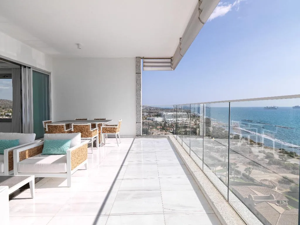 APARTMENT LUXURY Room, The Tower at St Raphael Resort, Cyprus