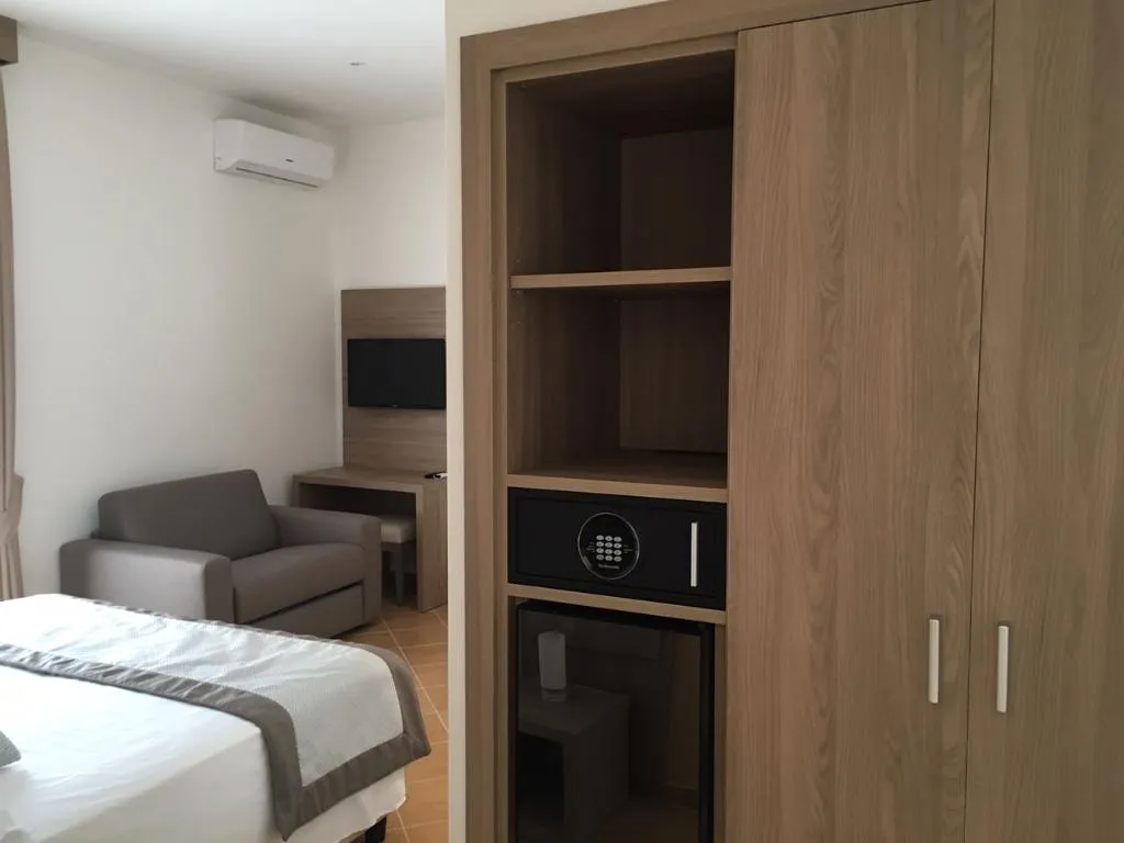 FAMILY ROOM STANDARD Room, Residenza Scarlatt, Naples