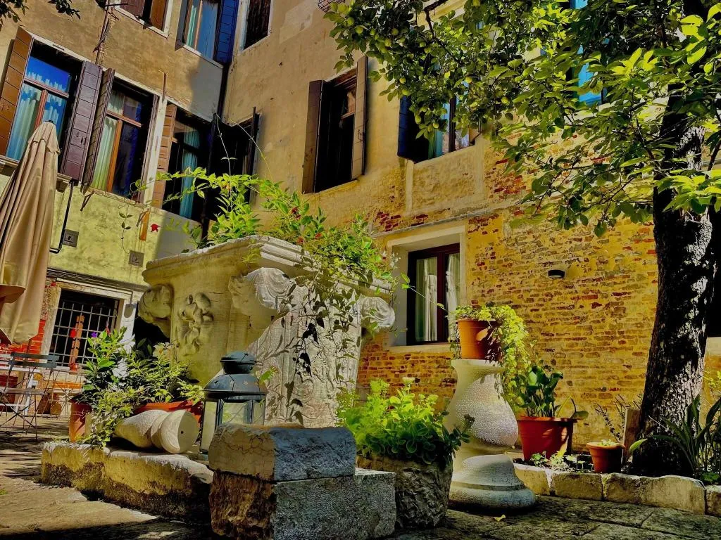 General view, Ca'del Console, Venice