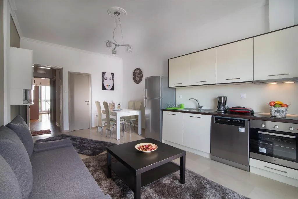 APARTMENT CAPACITY 6 Room, Michalis Apartments, Thessaloniki