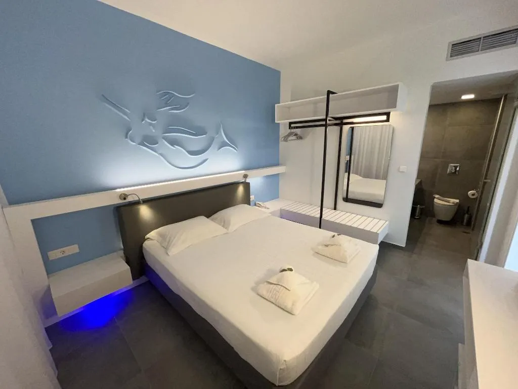 Room, Niriides Hotel, Crete