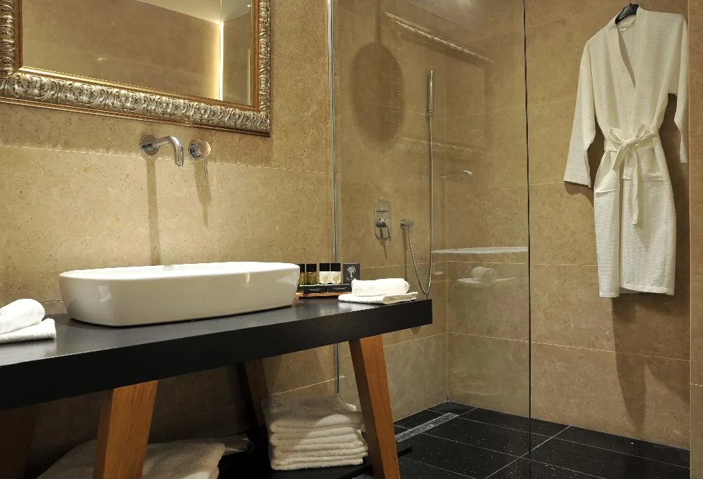Double or Twin DELUXE Room, Athenaeum Grand Hotel, Athens