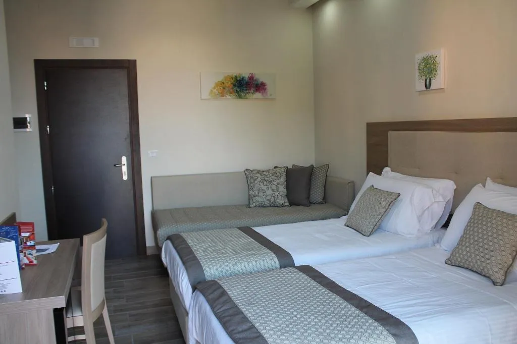 Room, Hotel Del Sole, Naples