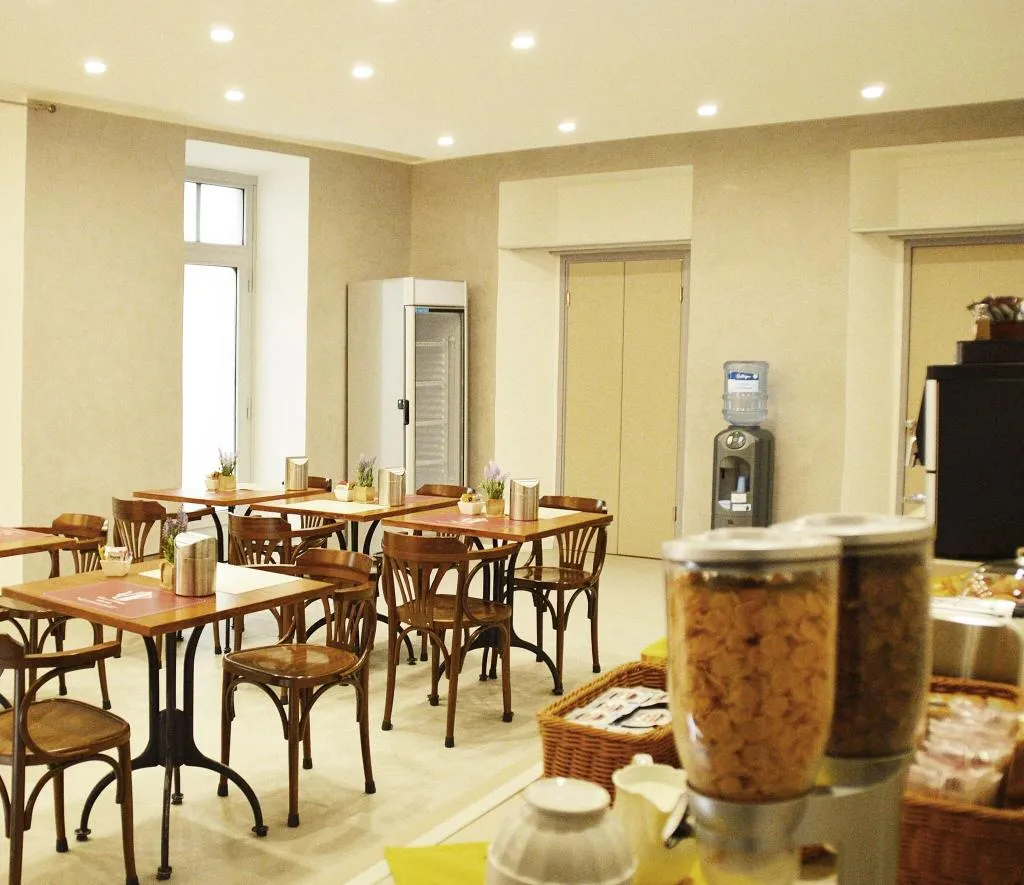 Bar, Il Loggiato Dei Serviti, Milan