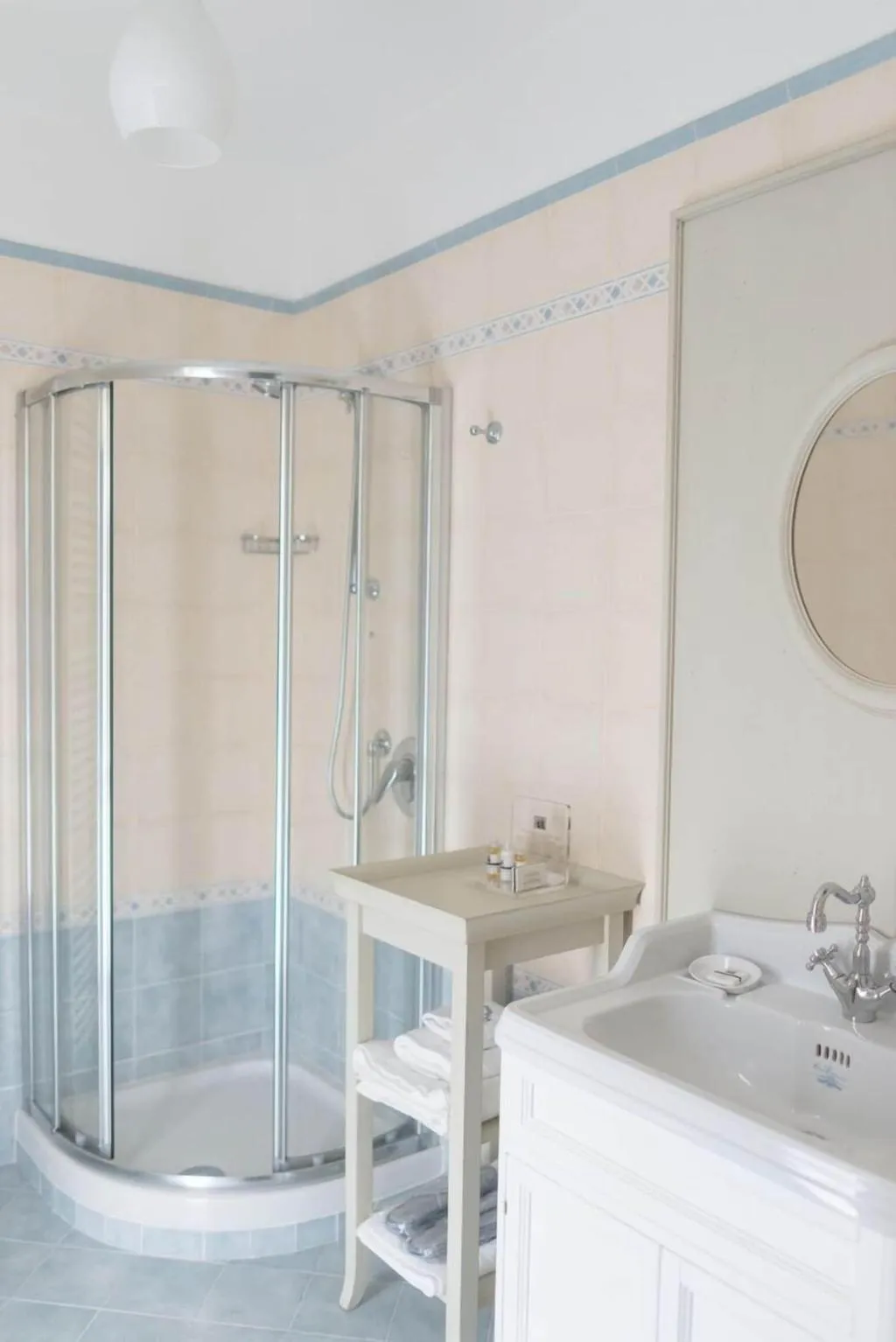 Room, Maison 39, Milan
