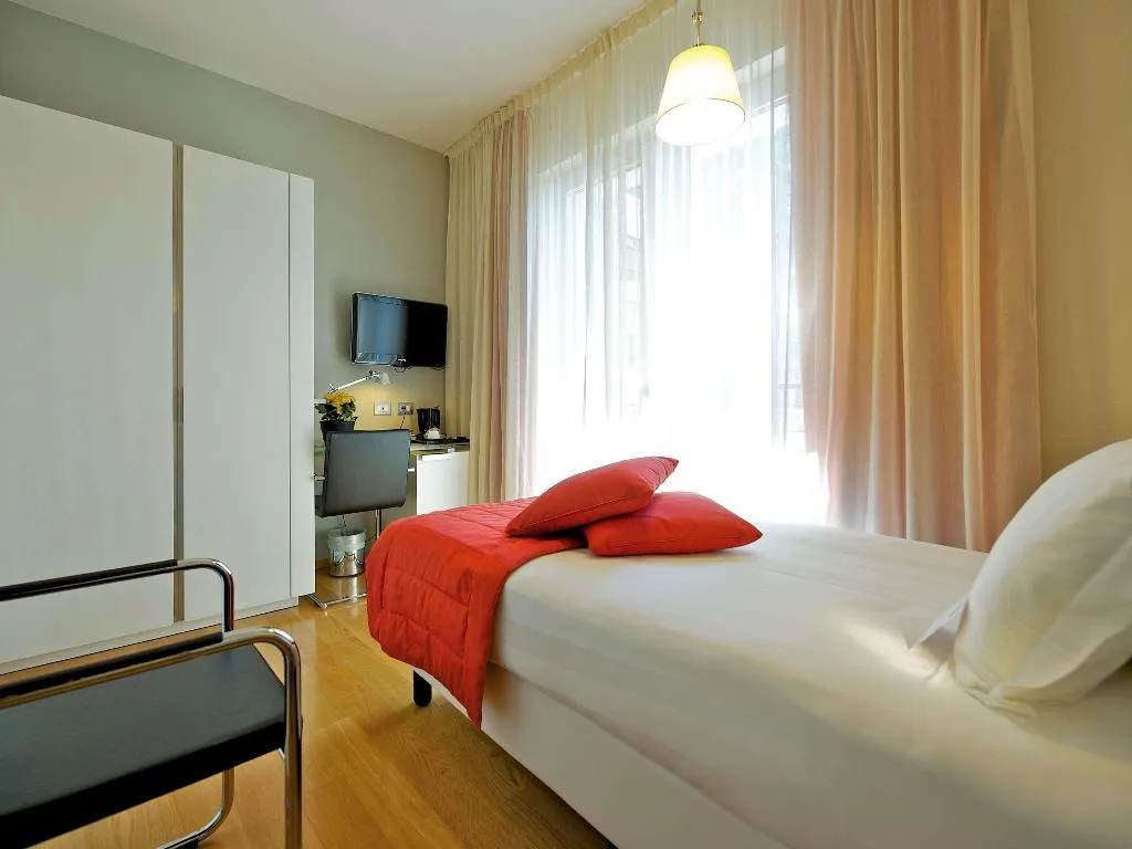 SINGLE STANDARD Room, Mercure Milano Solari, Milan
