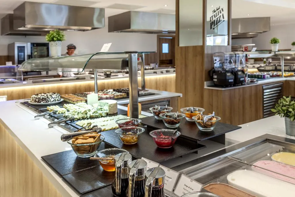 Restaurant, Zafiro Palmanova, Majorca