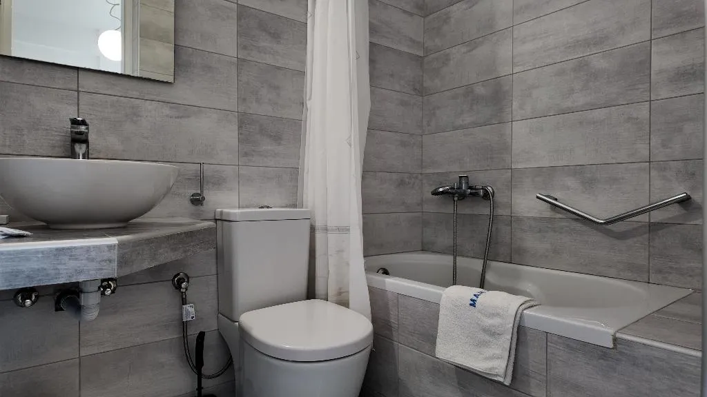 QUADRUPLE STANDARD Room, Mary Bill, Santorini